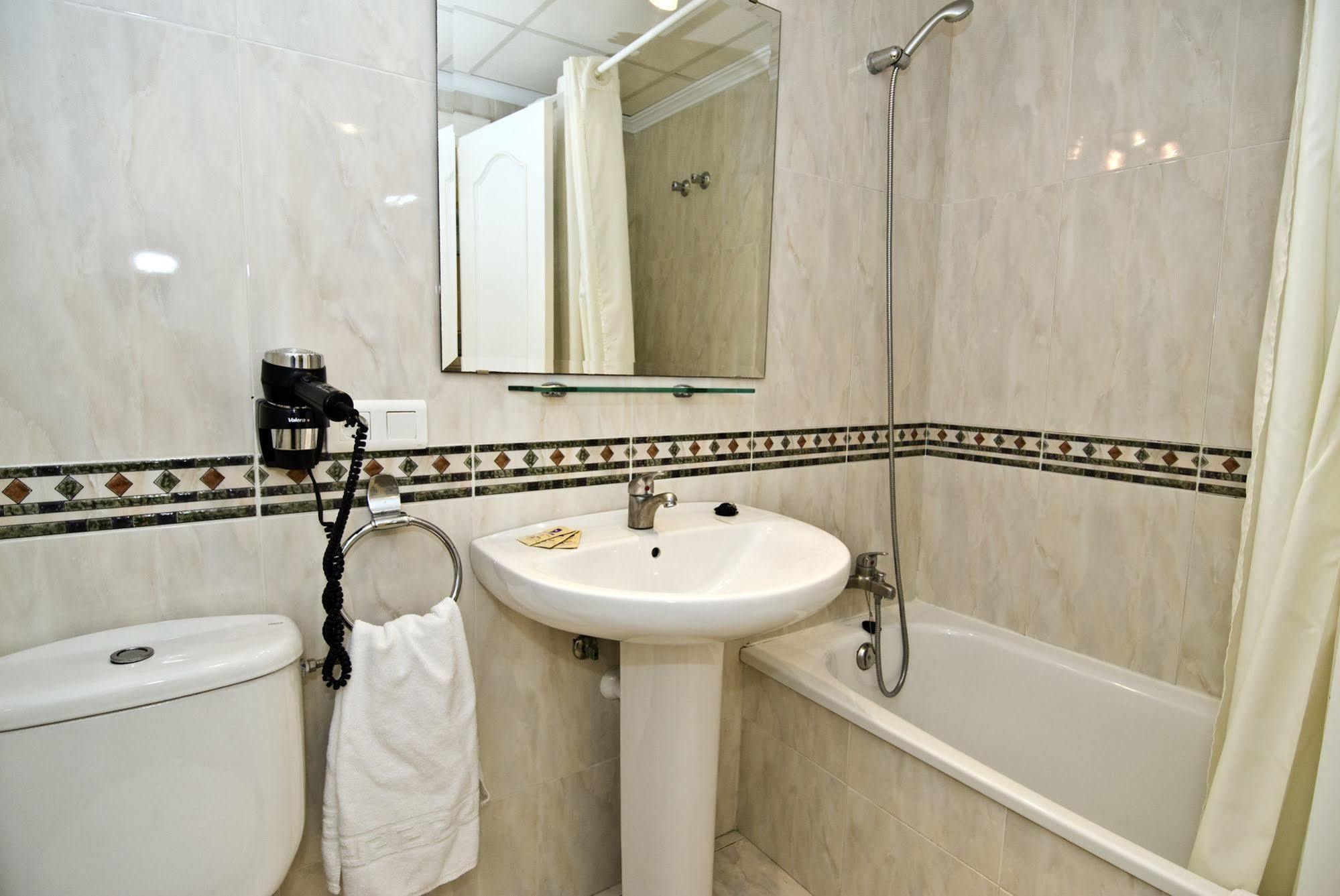 Apartamentos Hc Burriana Playa Nerja Exterior foto